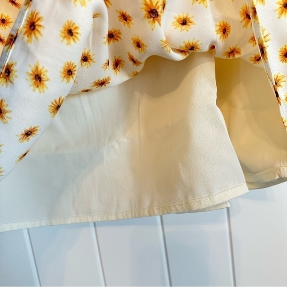 NWT WeWoreWhat mini slip skirt in daisy print women L - super cute, very 90s! - Picture 5 of 10